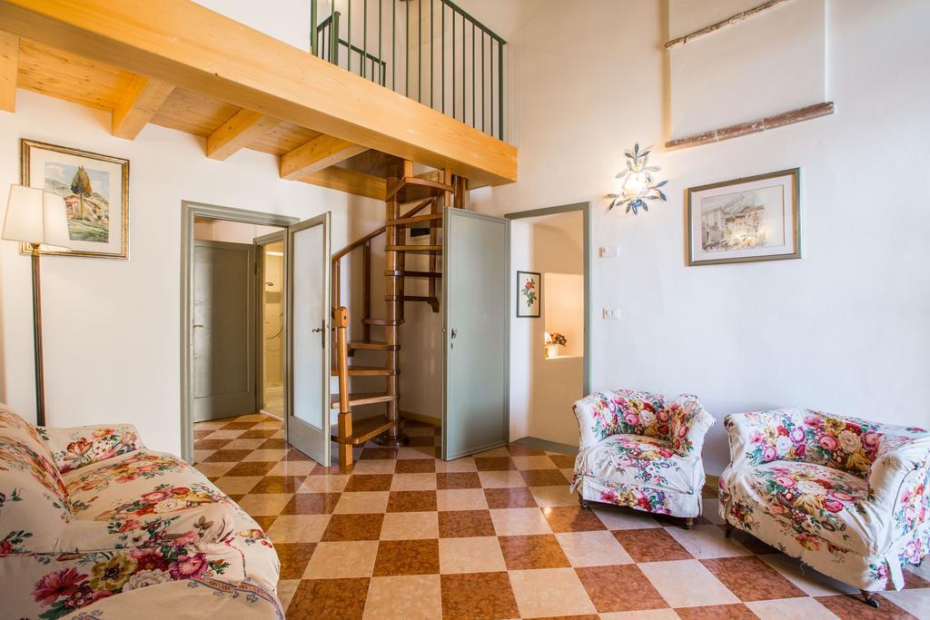 Le Camerine Apartment Water Front Тосколано Мадерно Екстериор снимка
